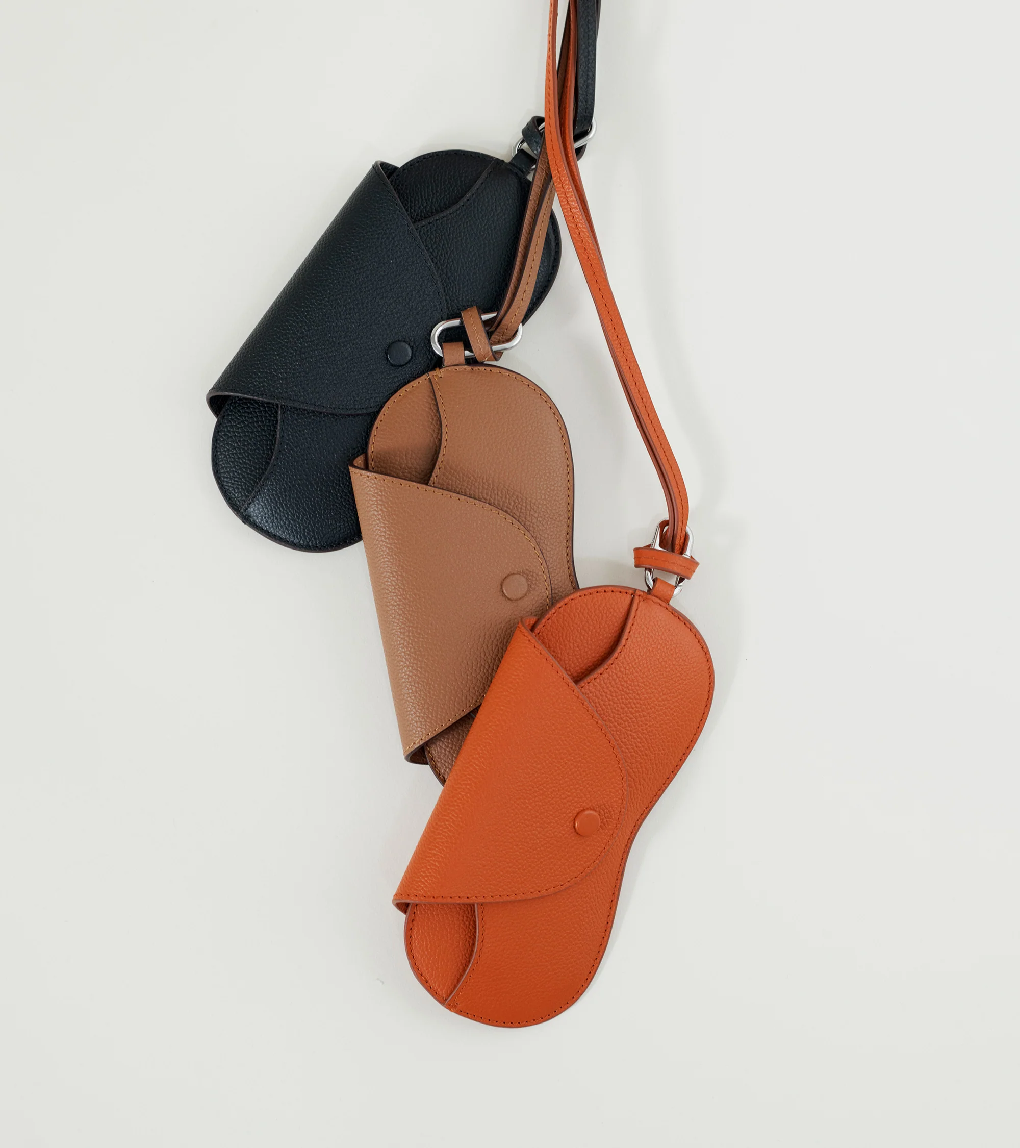 Etui à lunettes charms en cuir grainé - Image 5